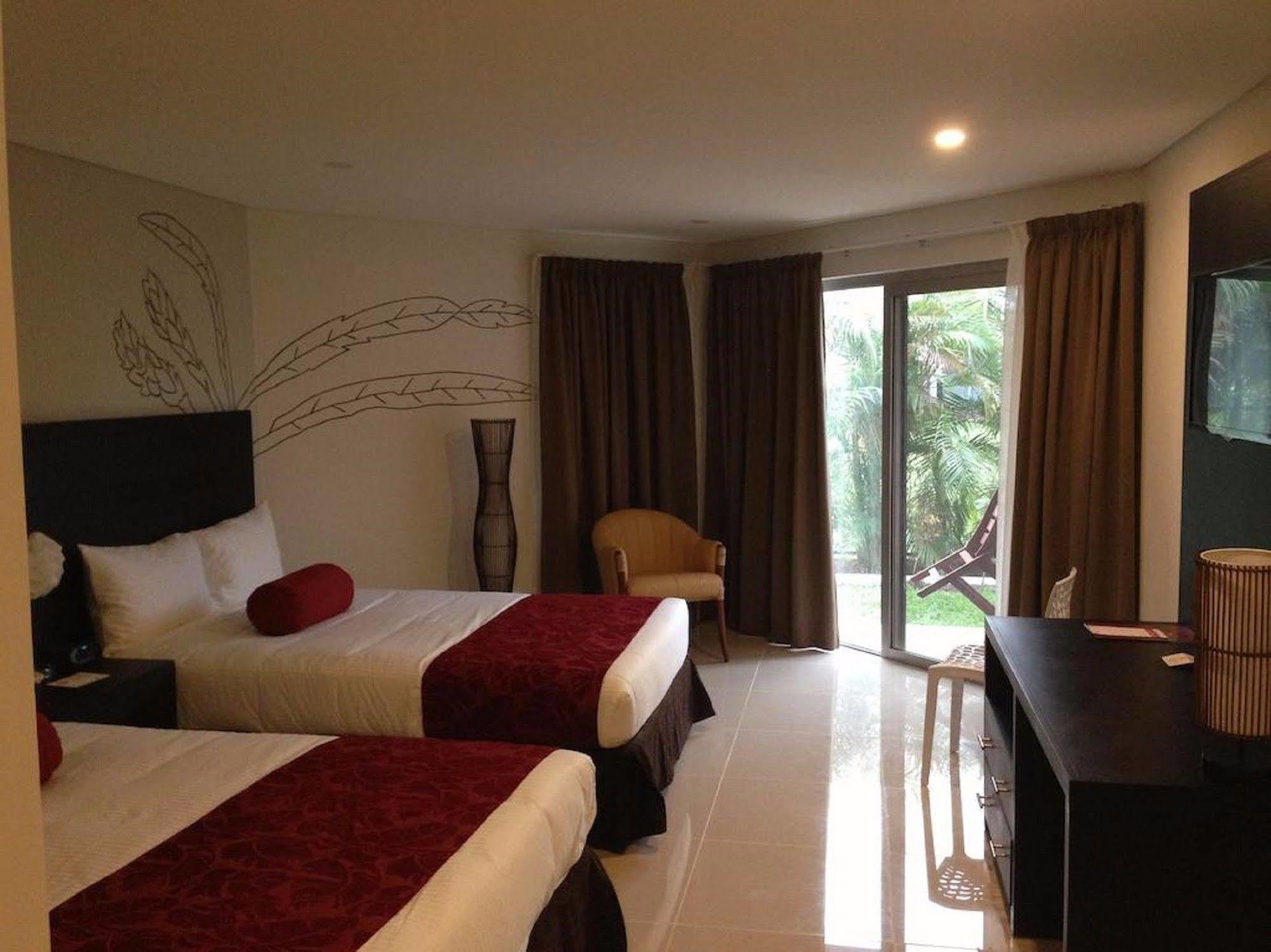 Tanoa Waterfront Hotel Лаутока Экстерьер фото