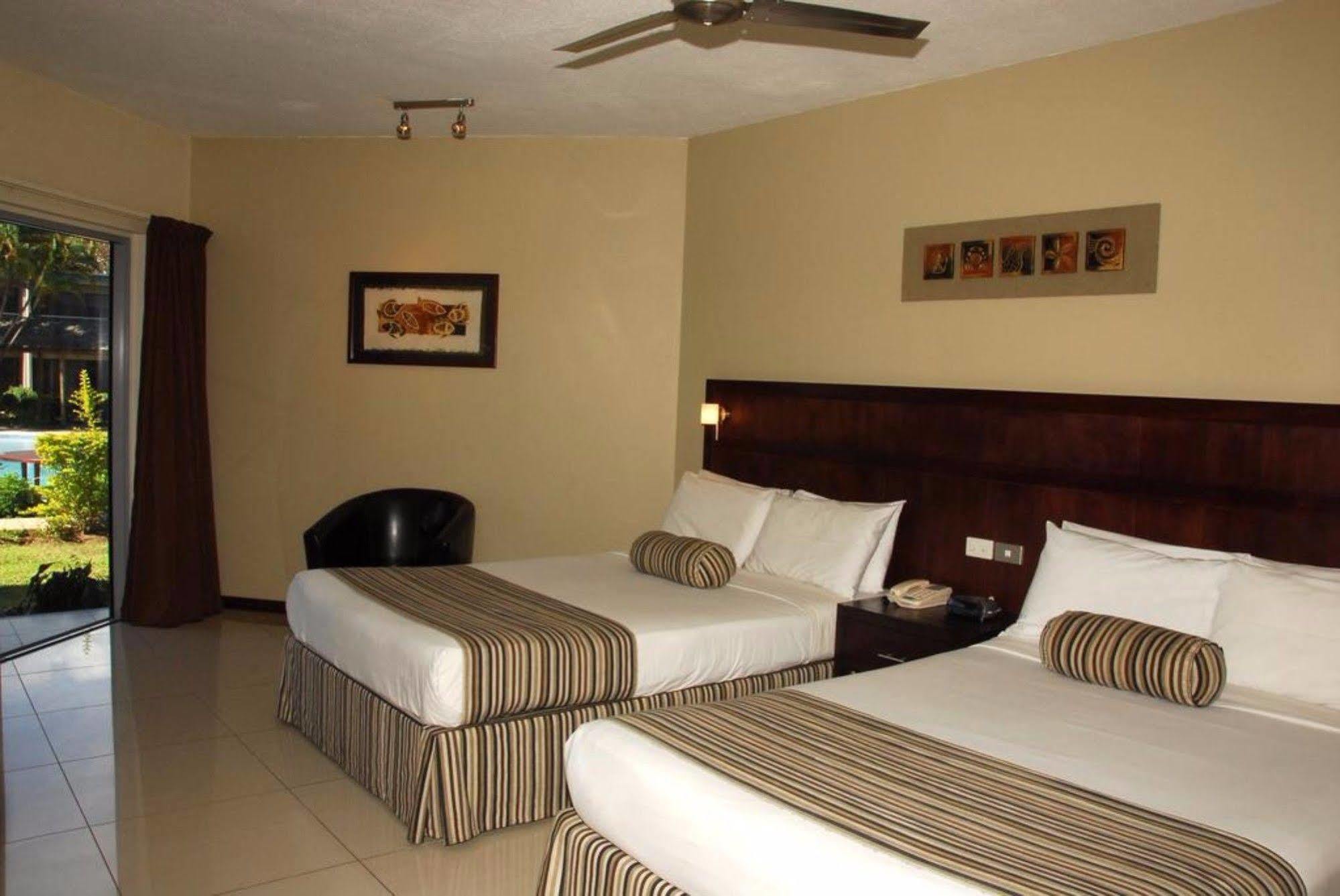 Tanoa Waterfront Hotel Лаутока Экстерьер фото