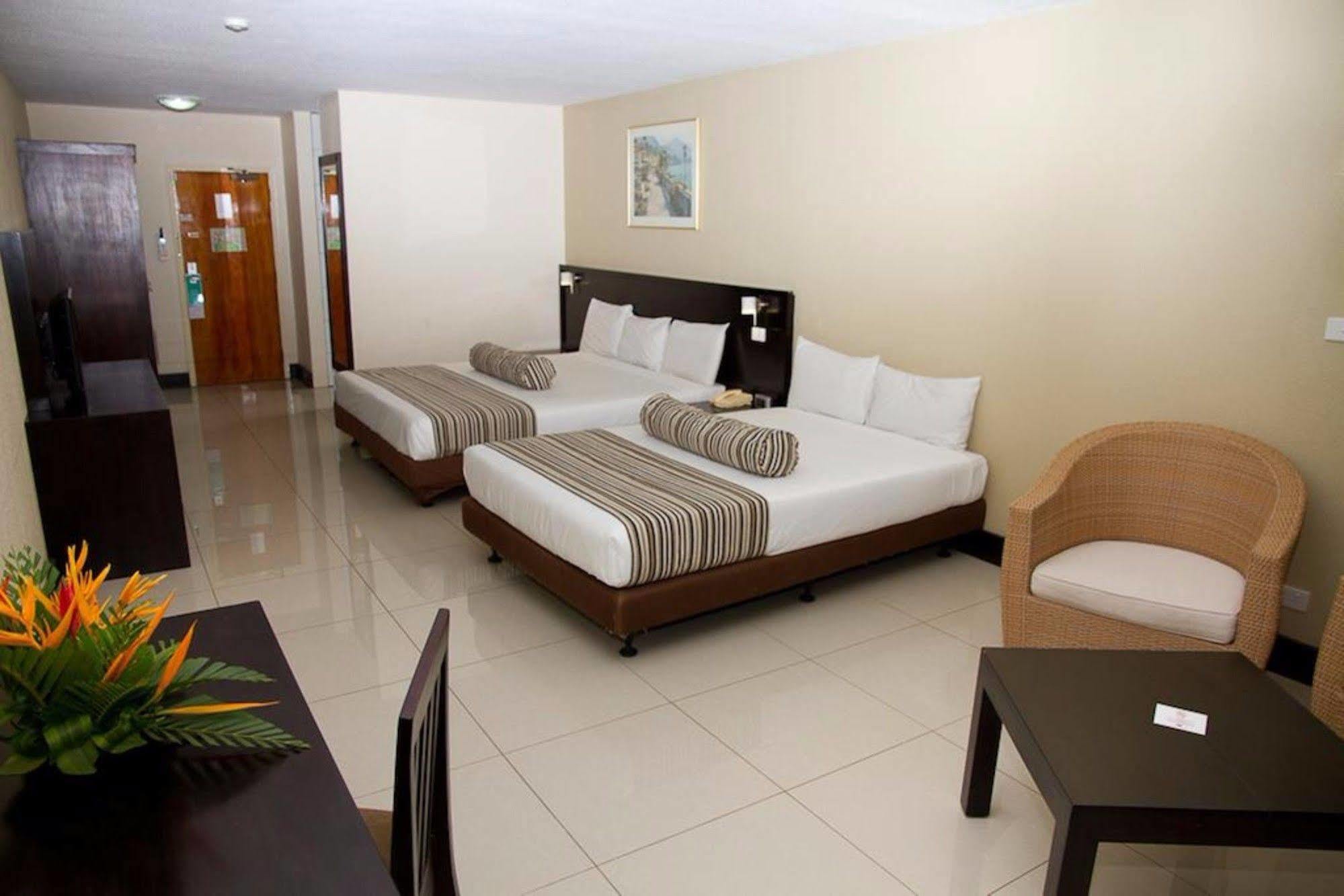 Tanoa Waterfront Hotel Лаутока Экстерьер фото