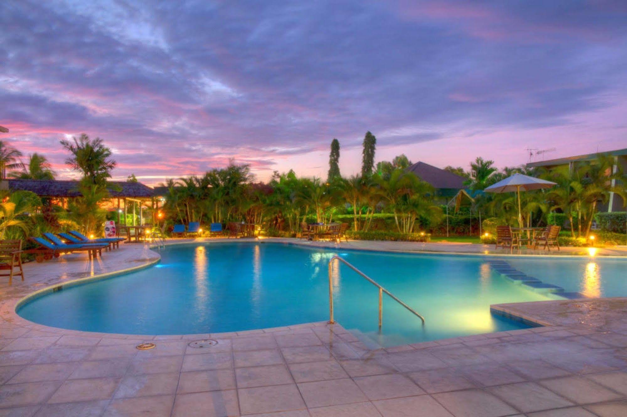 Tanoa Waterfront Hotel Лаутока Экстерьер фото